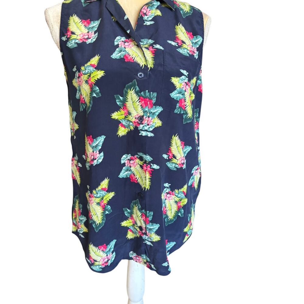 Equipment Femme Sleeveless Blue Floral Silk Blouse Top Size XS - Picture 4 of 10